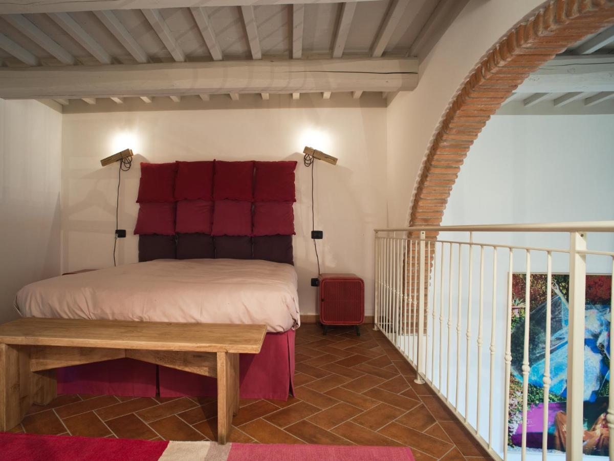San Ruffino Apartments Lari Exterior foto