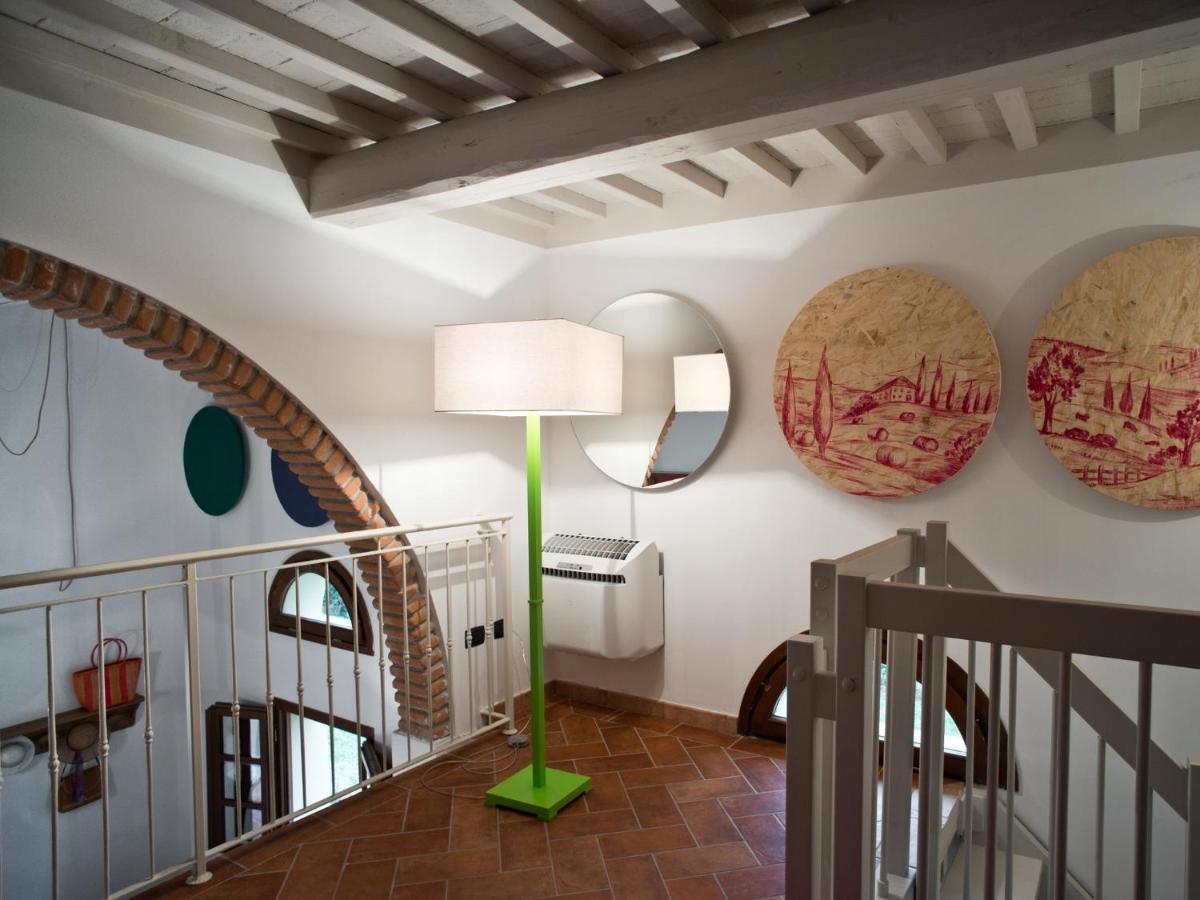 San Ruffino Apartments Lari Exterior foto
