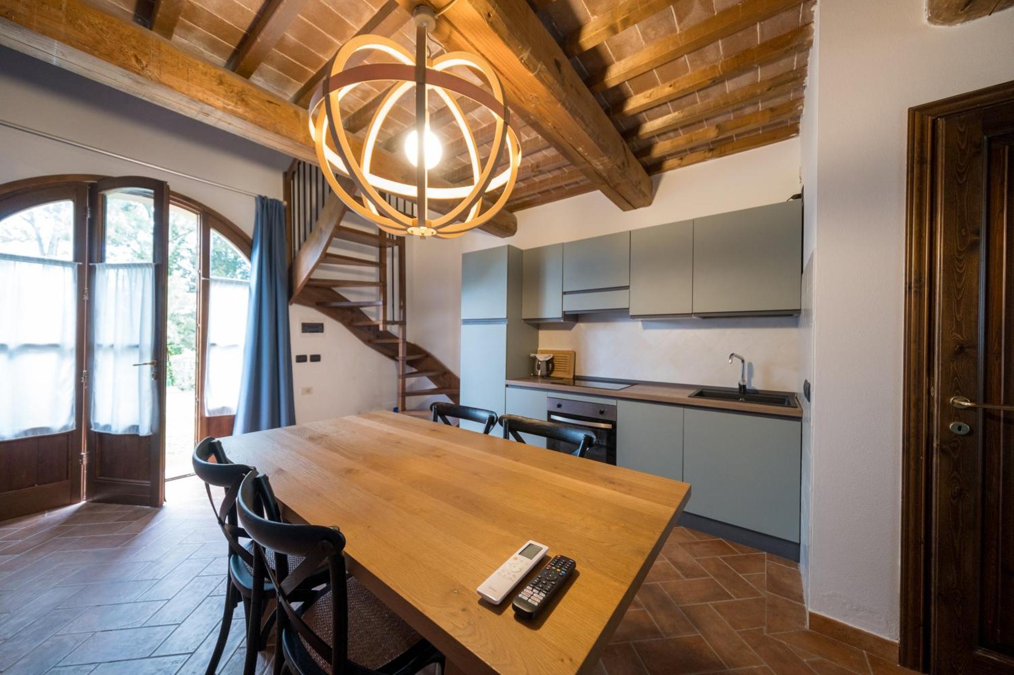 San Ruffino Apartments Lari Exterior foto