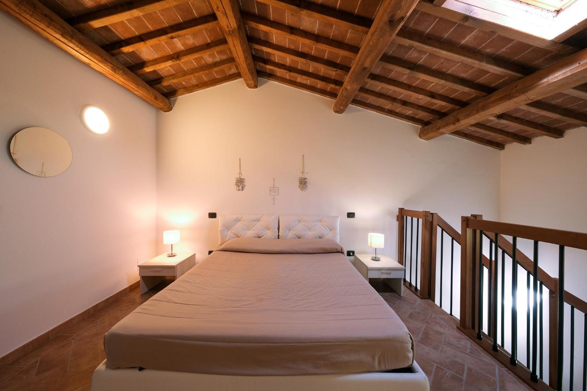 San Ruffino Apartments Lari Exterior foto